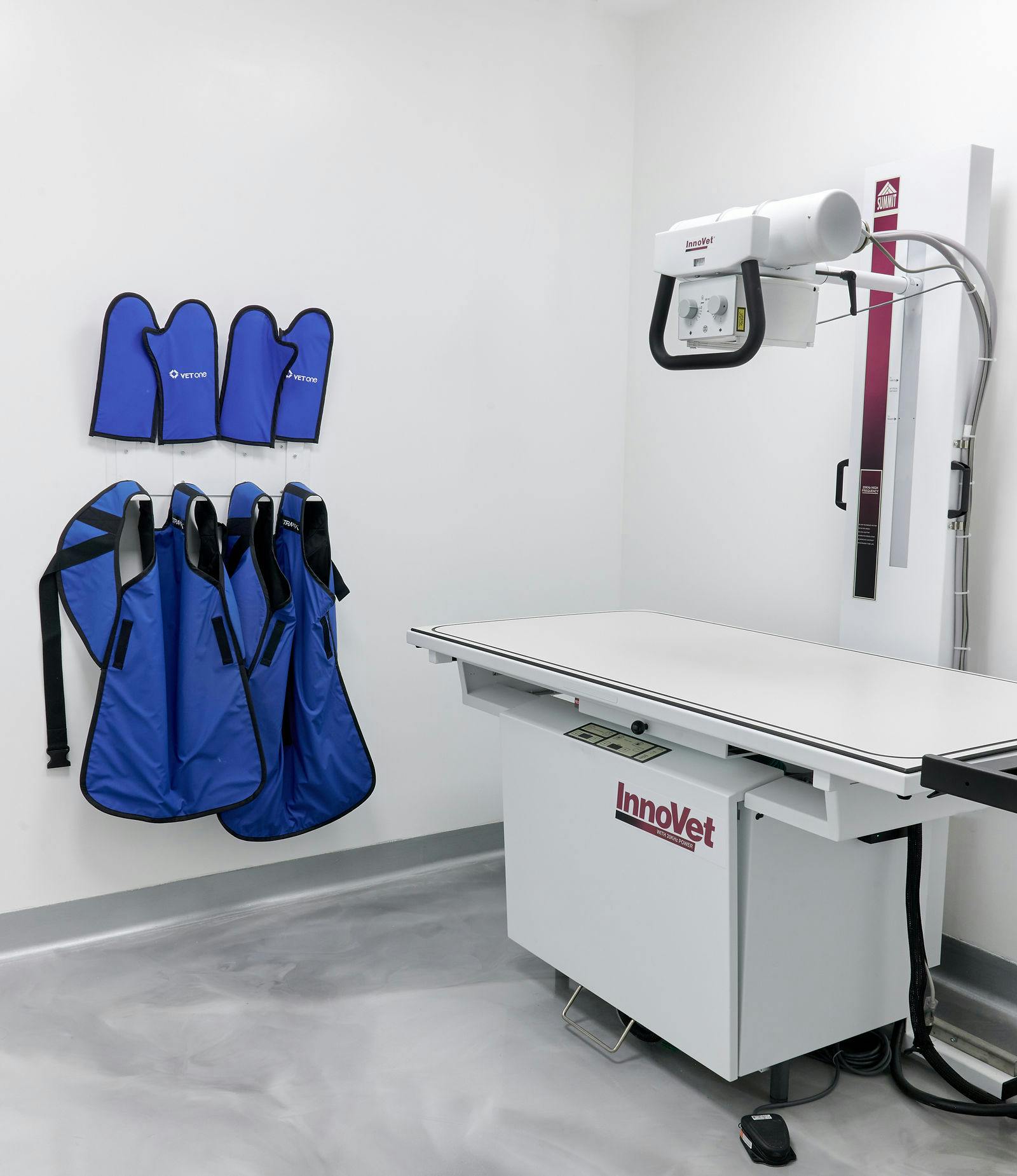 radiology equipment in vet center